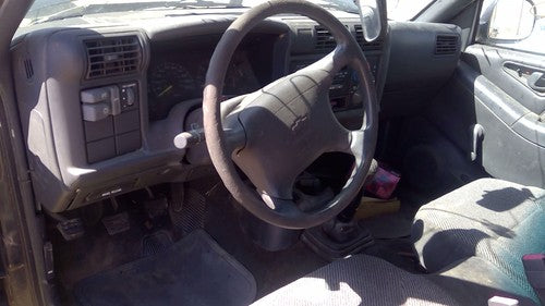 1982-03 S10 Pickup Driver Left Front Spindle Steering Knuckle With Wheel Hub 4X2