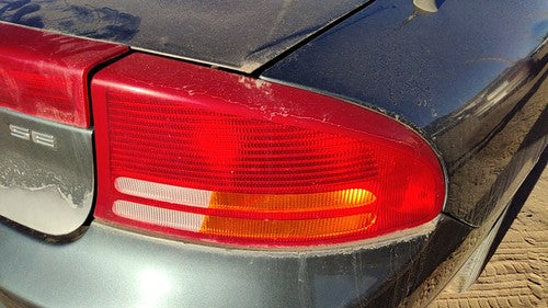 1998-2004 Dodge Intrepid Passenger Right Tail Light Brake Lamp Oem Rear