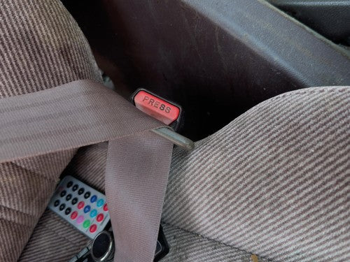 88-89 Accord Lx Passenger Right Front Seat Belt Buckle Receiver Oem Sedan Maroon
