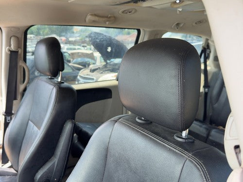 11-16 Town & Country Pair Of Front Headrests Oem Left Right Set Seat Black Alx1
