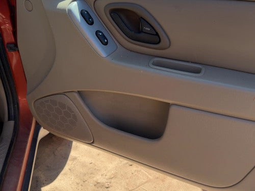 05-06 Escape Passenger Right Front Door Trim Panel With Switches Pebble Tan Ah