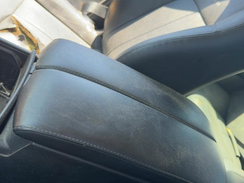 06-10 M35X Center Console Lid Only Oem Arm Rest Fold Down Without Bose Graphite