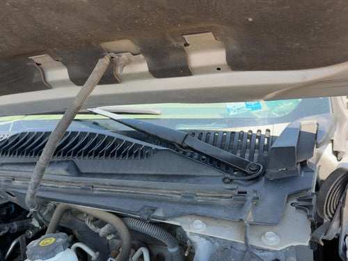 2003-2006 Chevy Suburban 1500 Driver Left Windshield Wiper Arm Oem Blade Lever