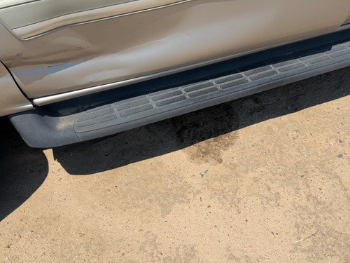 2001-2006 Chevy Suburban 1500 Driver Left Running Board Side Step Oem 4X4