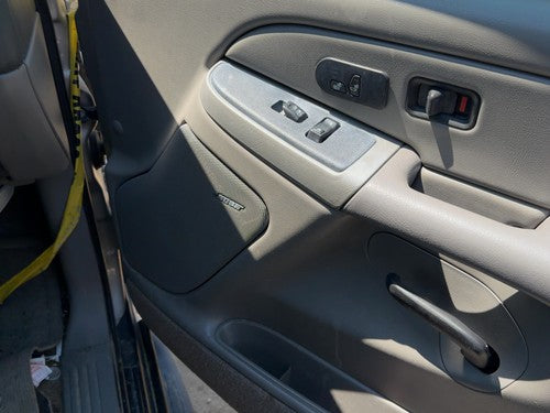 05 Suburban 1500 Passenger Right Front Door Trim Panel With Switches Gray 92I
