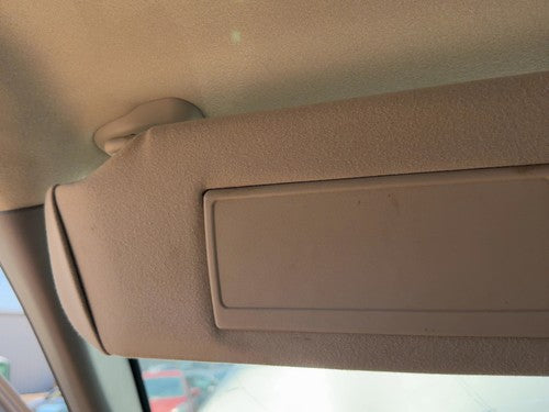 2004-2005 Chevy Suburban 1500 Driver Left Sun Visor Oem Gray 92I 15269592