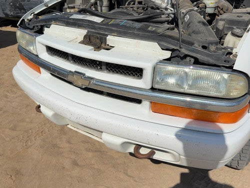 1998-2005 Chevy S10 Blazer Front Grille Assembly Chrome Center OEM White 50U