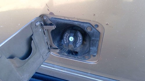 1985-2005 Chevy Astro Fuel Filler Neck Assembly With Gas Cap Oem 15550327
