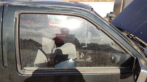 1987-1995 Nissan Pathfinder Passenger Right Front Side Window Door Glass Oem