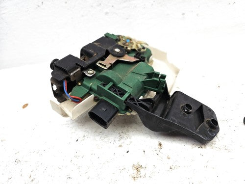 2000-2005 Vw Passat Driver Left Front Door Latch With Rods/Cables Oem