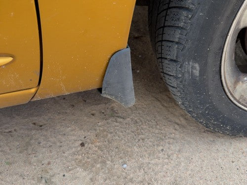2001-2010 Chrysler Pt Cruiser Passenger Right Moulding From Fender Oem Mud Flap