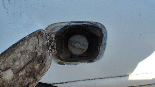 1998-1999 Buick Century Fuel Filler Neck Assembly With Gas Cap Oem 10424501