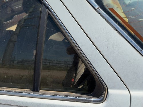 86-89 Accord Lx Driver Left Rear Vent Window Back Door Glass With Frame Oem