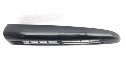 1992-1999 Chevy Suburban Passenger Right Rear Moulding On Corner Panel Oem