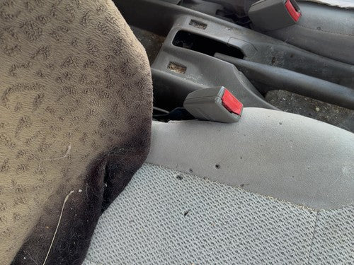 2000 Mazda Protege Dx Passenger Right Front Seat Belt Buckle Receiver Oem Brown
