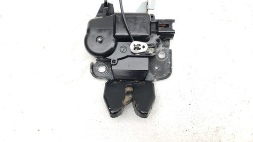 2011 Subaru Impreza Rear Trunk Latch With Cable Oem Rlease Lever Inside