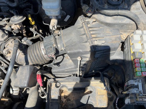 05-07 Escape Complete Air Intake Cleaner Filter Box Housing With Tube Oem 3.0L