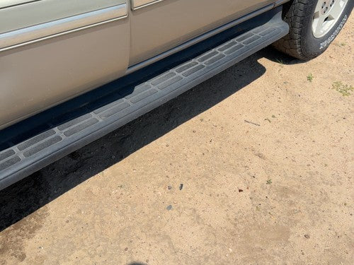 2001-2006 Chevy Suburban 1500 Driver Left Running Board Side Step Oem 4X4