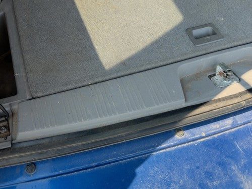 2002-2007 Saturn Vue Cargo Hatch Step Plate Sill Trim Panel Gray 17D