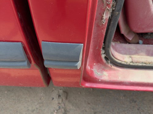 1991-1993 Dodge Dakota Passenger Right Rear Moulding On Cab Corner Oem