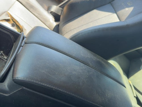 06-10 M35X Center Console Lid Only Oem Arm Rest Fold Down Without Bose Graphite