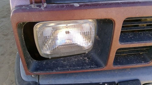 1981-1987 Isuzu Pup Pickup Passenger Right Head Light Front Lamp With Bracket