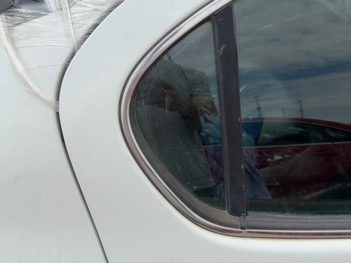 00-01 I30 Passenger Right Rear Vent Window Back Door Glass With Frame Oem