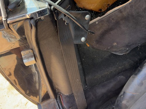80 Mercedes 450SL 107 Passenger Right Front Seat Belt Retractor OEM Black