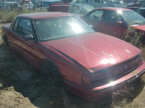 1990 Olds Toronado Driver Left Corner Trim Moulding Next To Headlight Panel