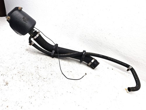 2004-2007 Chevy Silverado 2500 Fuel Filler Neck Assembly With Gas Cap Oem 6.6L