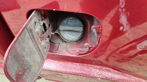 1998-2000 Mazda B2500 Fuel Filler Neck Assembly With Gas Cap Oem Zzp142210