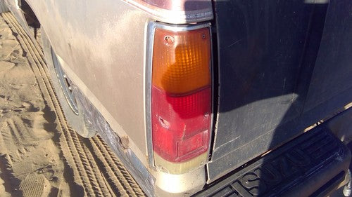 1981-1987 Isuzu Pup Pickup Driver Left Tail Light Brake Lamp Oem Rear 94218842