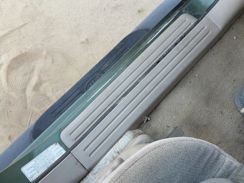 03-06 Kia Sorento Driver Left Lower Sill Step Moulding Trim Panel Oem Beige Fc