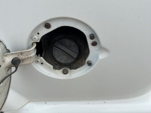 1998-2000 Chevy S10 Blazer Fuel Filler Neck Assembly With Gas Cap Oem 15026401