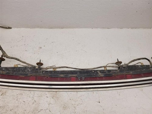 1990-1992 Oldsmobile Toronado Complete Tail Light Assembly Brake Lamp Back Trunk