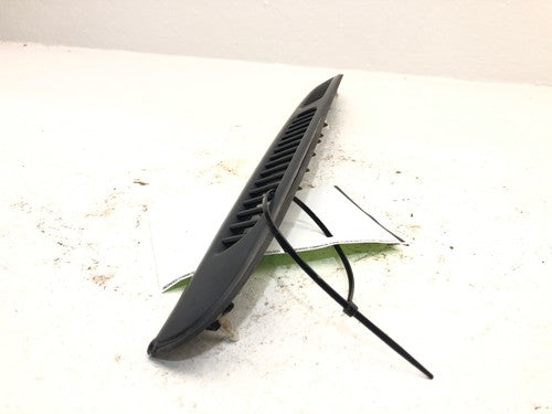 96-04 Nissan Pathfinder Driver Left Rear Quarter Glass Trim Window Moulding Only