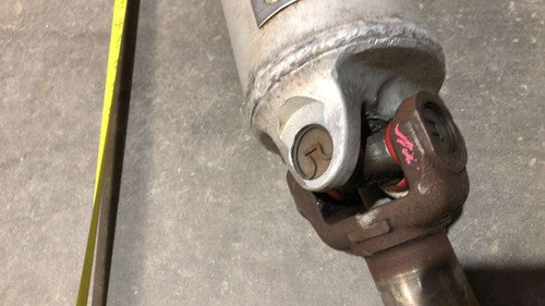 1999-2004 Gmc Sierra 2500 Rear Drive Shaft Oem Back Driveline 6.0L 4X4 15734902