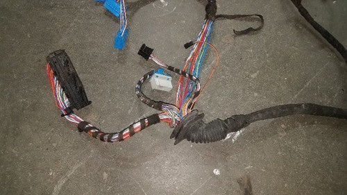 2002 Mercedes Ml500 Driver Left Engine Bay Wiring Harness Oem A1635402410