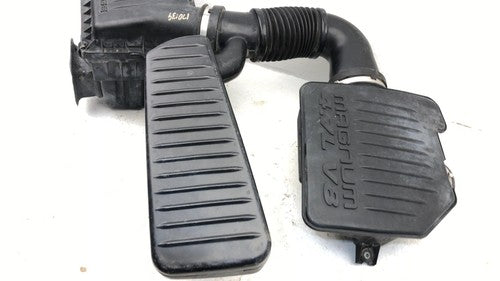 04-09 Durango Complete Air Intake Cleaner Filter Box Housing With Tube 4.7L