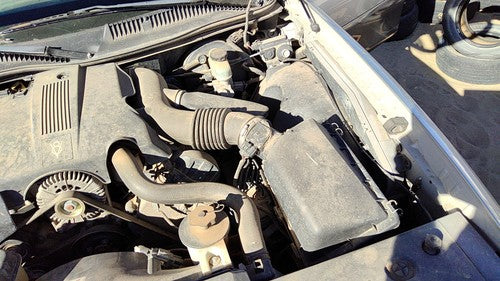03-04 Town Car Complete Air Intake Cleaner Filter Box Housing With Tube Oem 4.6L