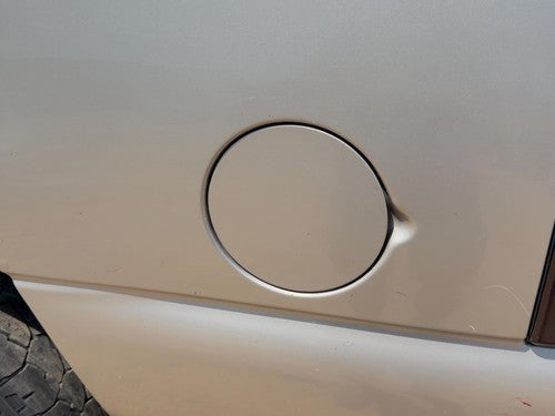 00-06 Suburban 1500 Fuel Tank Door With Hinge Gas Lid Filler Silver Birch 59U