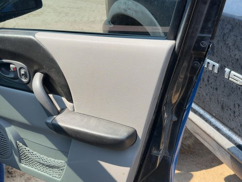 04-05 Vue Redline Passenger Right Front Door Trim Panel With Switches Gray 17D