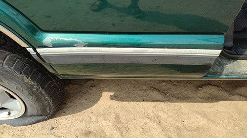 1995-1997 S10 Blazer Passenger Right Rear Moulding From Door Oem Back Trim Strip