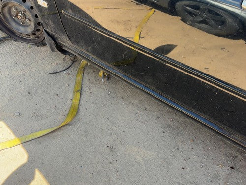 06-07 M35X Driver Left Lower Rocker Panel Moulding Oem Black Obsidian Kh3