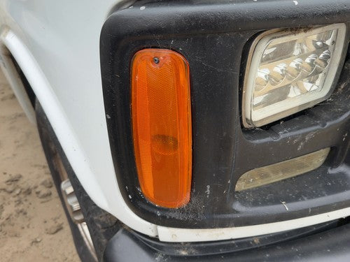 96-02 Express Van 2500 Passenger Right Front Turn Signal Light Outer Mounted