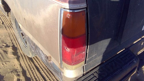 1981-1987 Isuzu Pup Pickup Driver Left Tail Light Brake Lamp Oem Rear 94218842