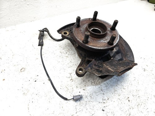 1998-2003 Toyota Sienna Driver Left Front Spindle Knuckle With Wheel Hub Oem