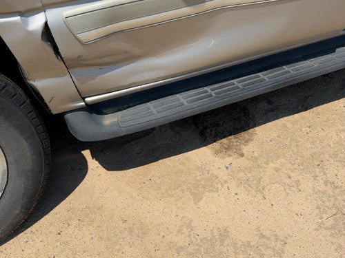 2001-2006 Chevy Suburban 1500 Driver Left Running Board Side Step Oem 4X4