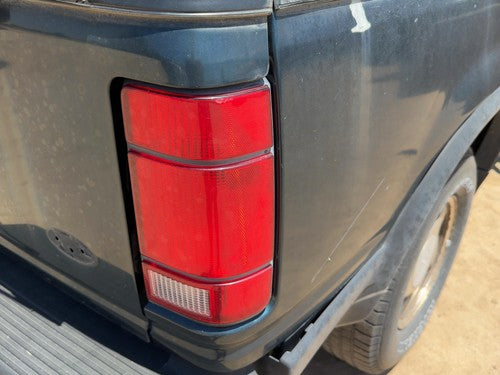 1991-1994 Ford Explorer 2 Dr Passenger Right Tail Light Brake Lamp Rear OEM