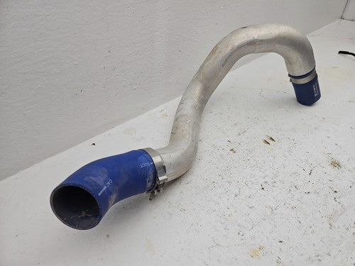 04 Silverado 2500 Passenger Cold Side Intercooler Pipe 6.6L Duramax 15743615